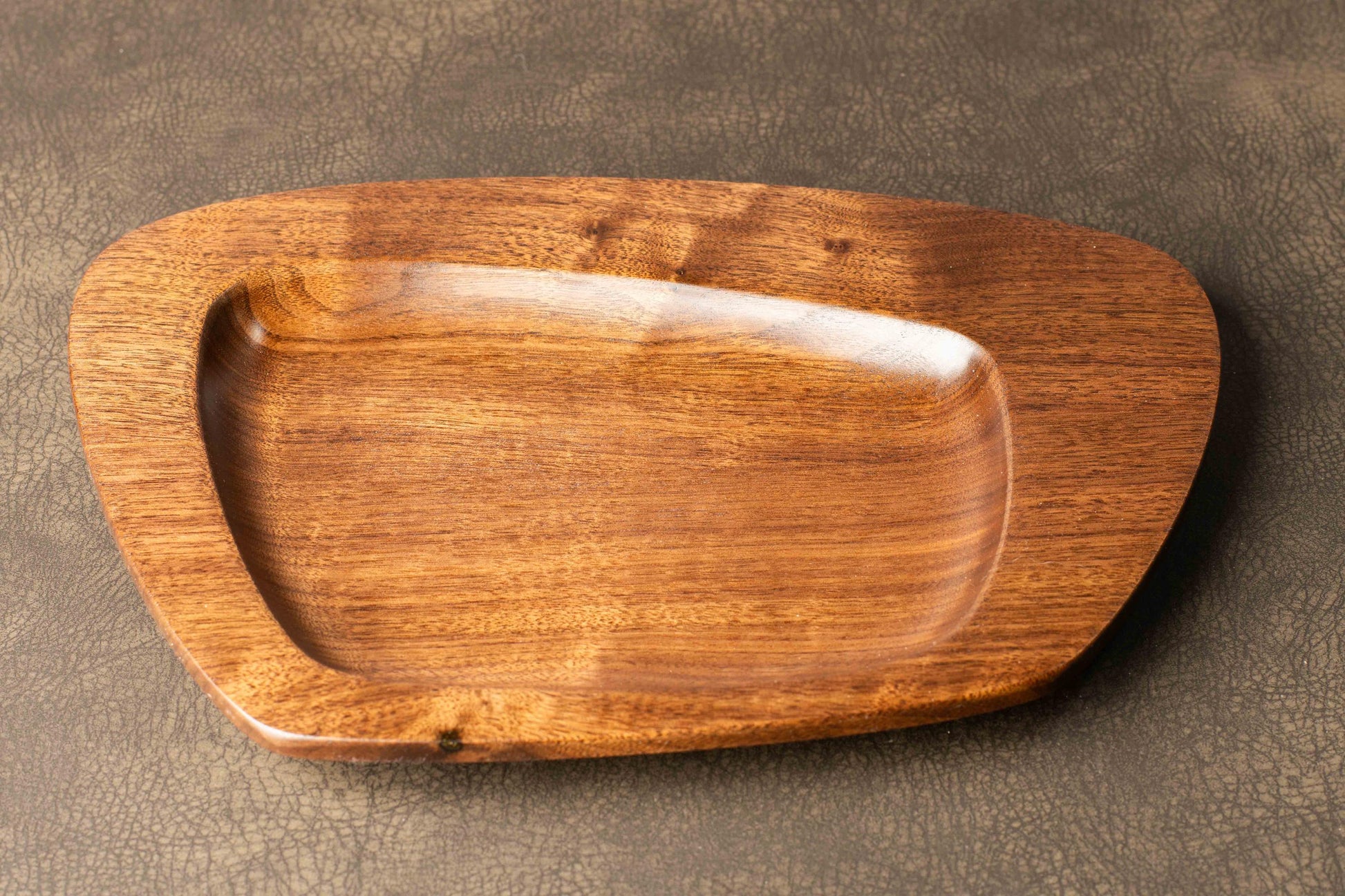 Mid-Century Modern Medium Walnut Catchall Tray Valet Jewelry Dish